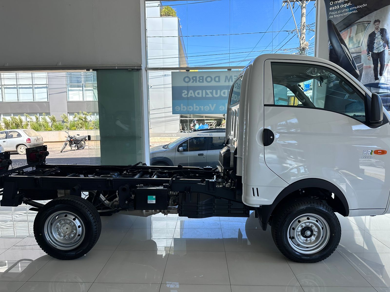 Hyundai-HR-2.5 4WD Diesel