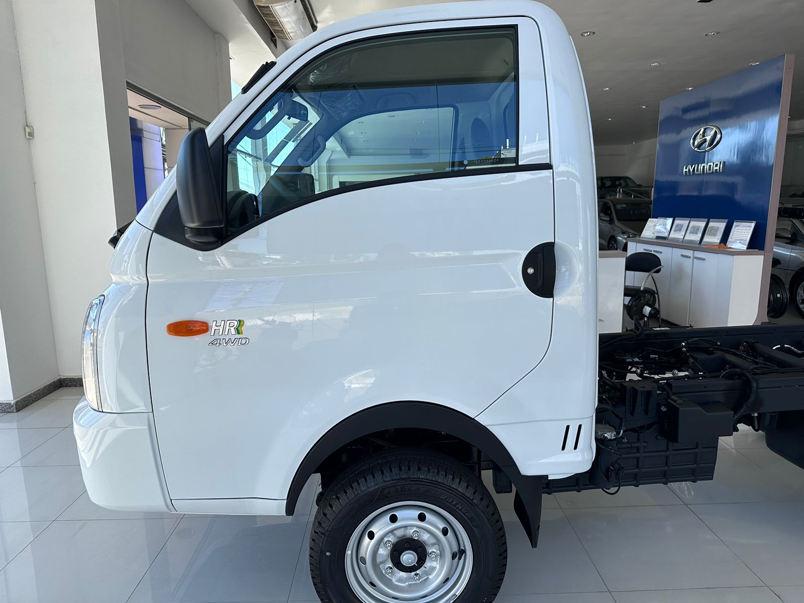 Hyundai-HR-2.5 4WD Diesel