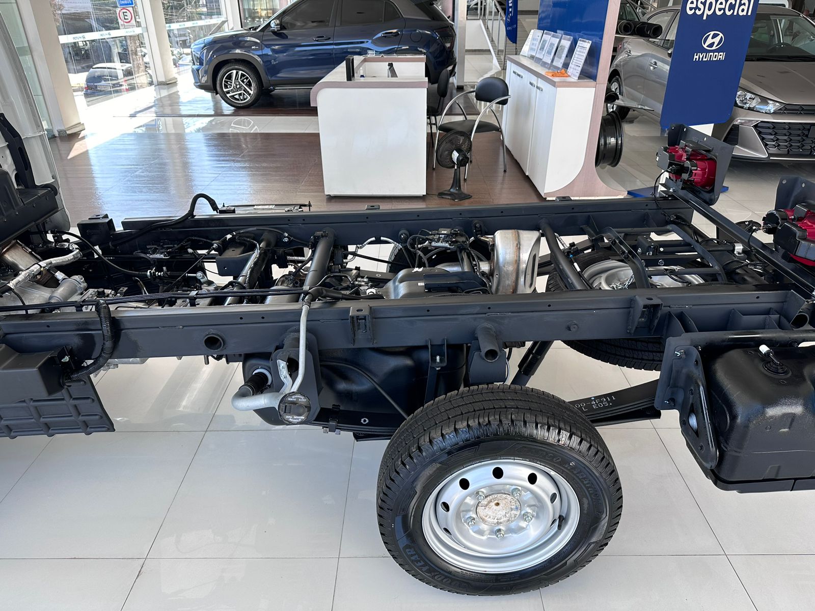 Hyundai-HR-2.5 4WD Diesel