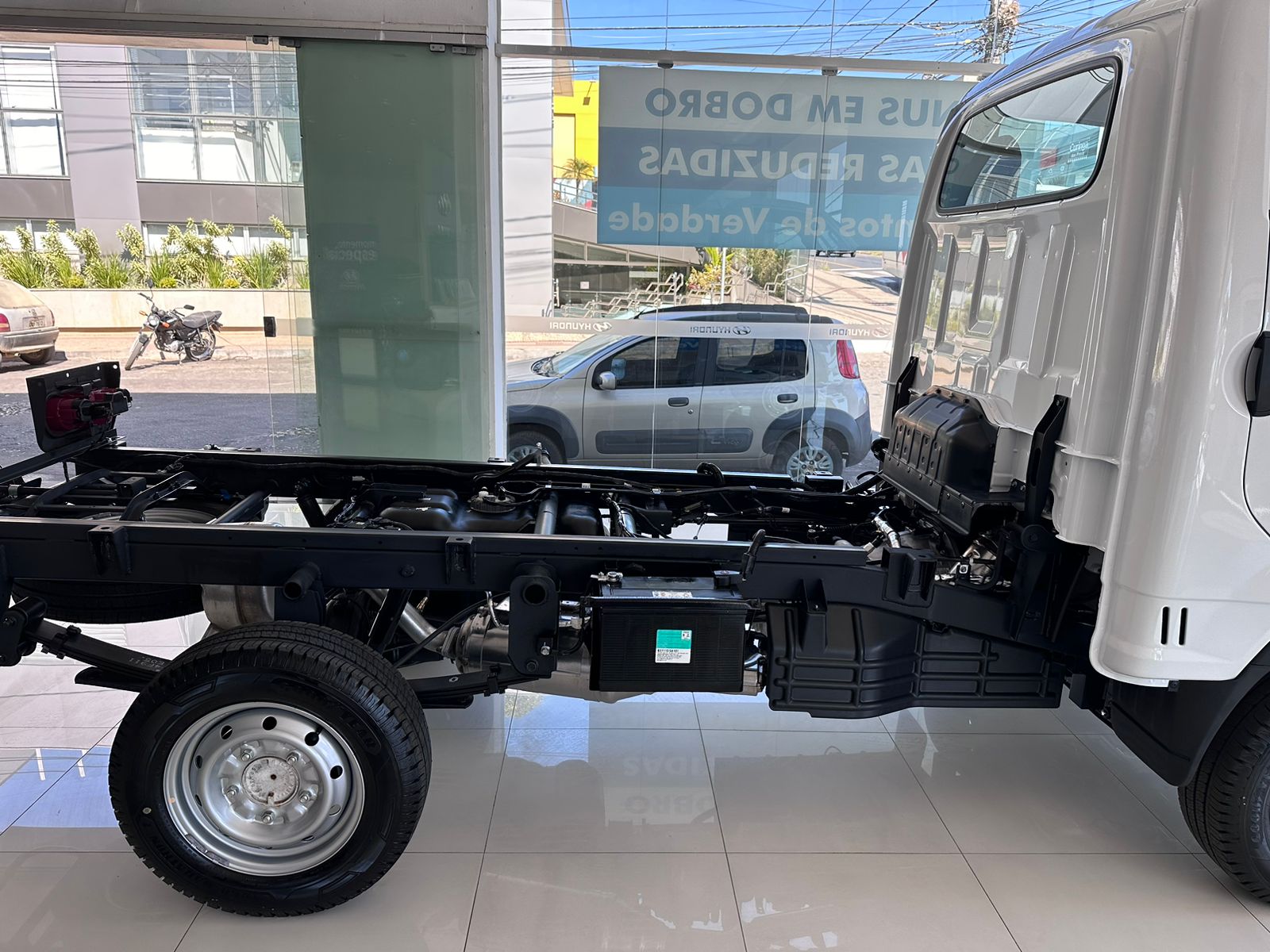 Hyundai-HR-2.5 4WD Diesel
