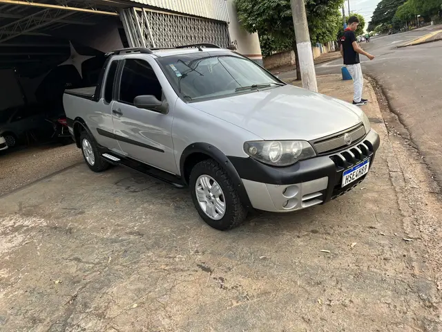 Carro Fiat Strada 2005 Adventure 1.8 8V (Flex) (Cabine Estendida)