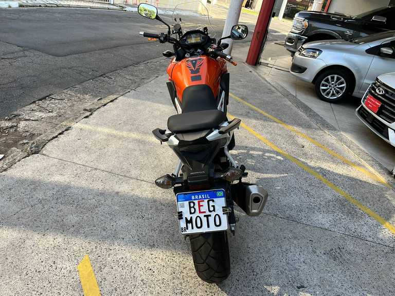 alt=