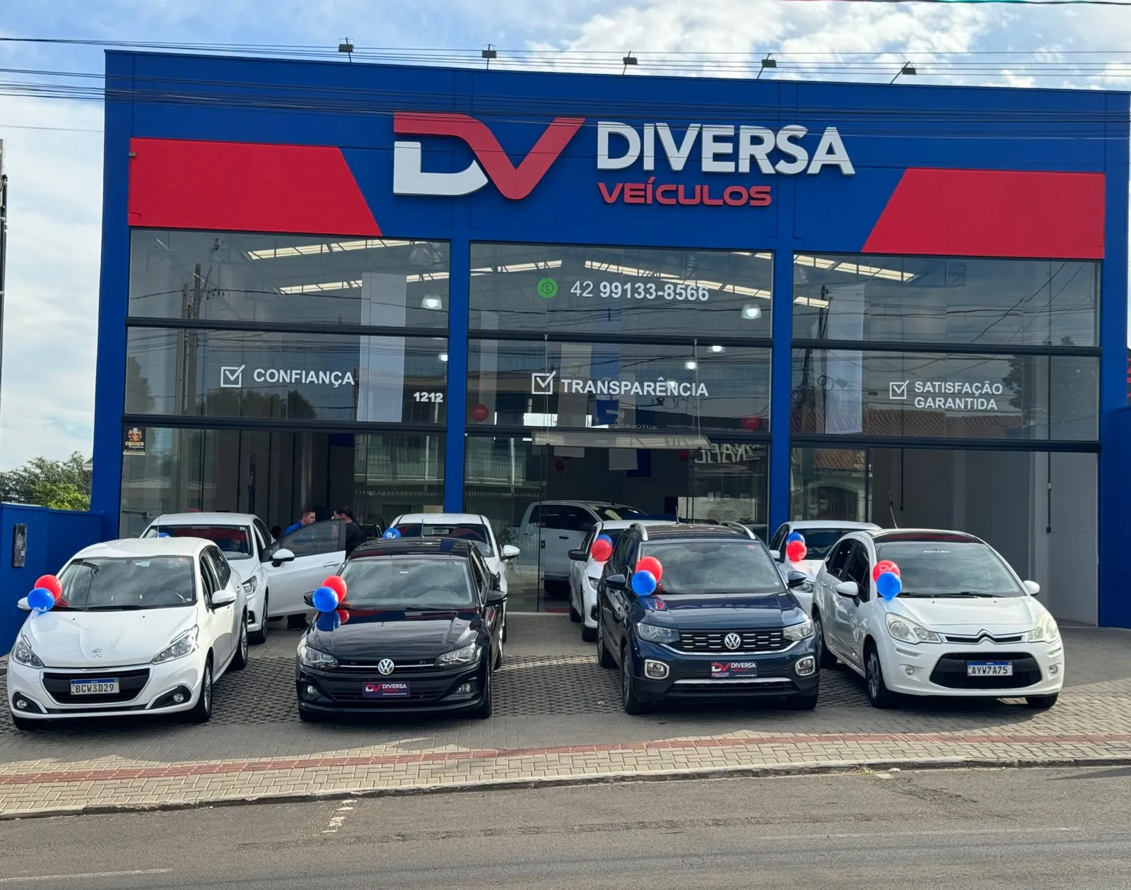 Fachada da loja Veículos à venda em DIVERSA VEICULOS - Guarapuava - PR | Mobiauto