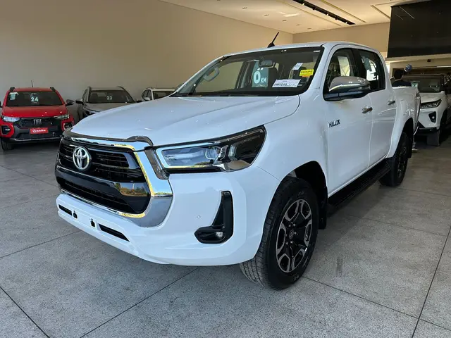Carro Toyota Hilux Cabine Dupla 2024 SRV 4x4 2.8 Diesel