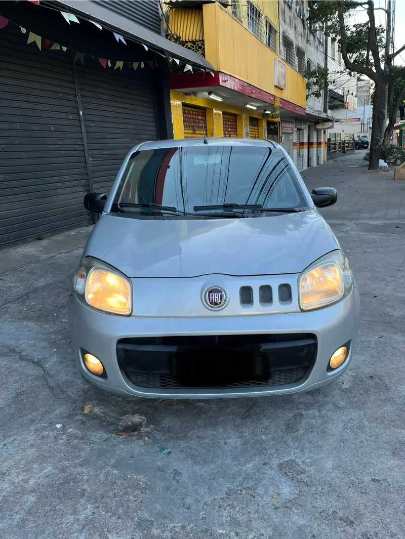 Fiat Uno Vivace Celeb. 1.0 8V (Flex) 4p