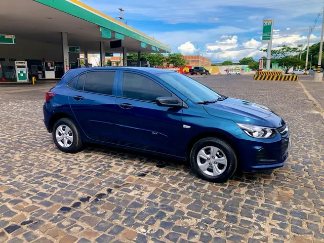 Carro Chevrolet Onix 2023 1.0