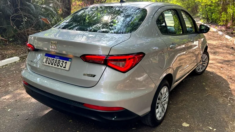 Fiat Cronos ganha desconto e sai mais barato que VW Polo Track