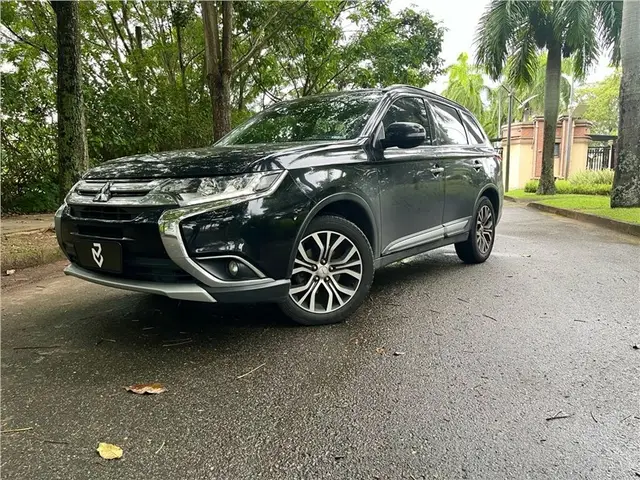 Carro Mitsubishi Outlander 2016 2.2 DI-D 4WD (Aut)