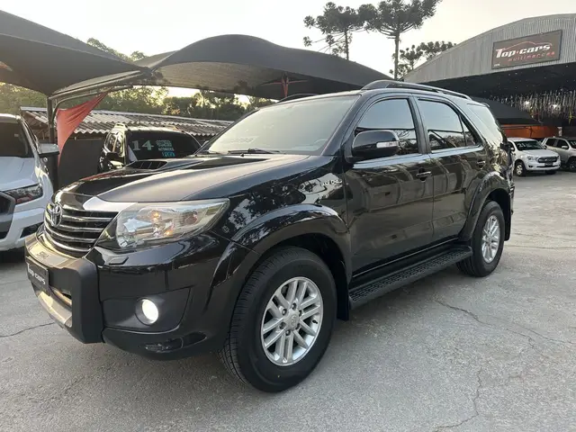 Carro Toyota Hilux SW4 2012 SRV 3.0 4X4 (7 Lugares)