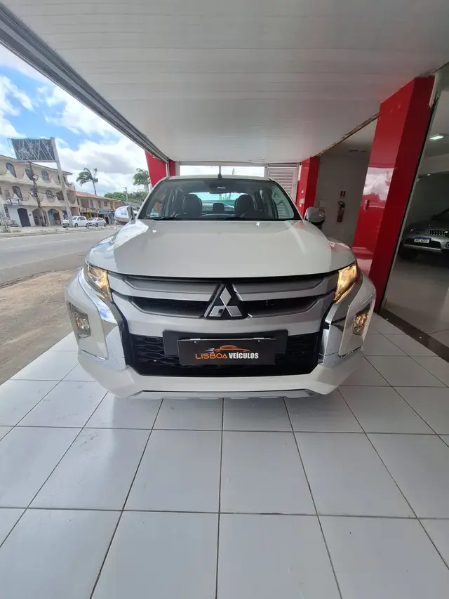 Carro Mitsubishi L200 Triton Sport 2022 HPE 2.4 DID-H 4x4 (Aut)