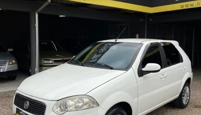 Carro Fiat Palio 2011 Attractive 1.4 8V (Flex)