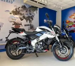 Carro Bajaj Dominar 160 2024 160 cc