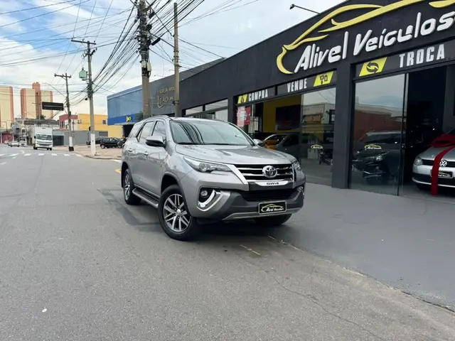 Carro Toyota SW4 2019 2.8 TDI SRX 7L 4x4 (Aut) (Diesel)