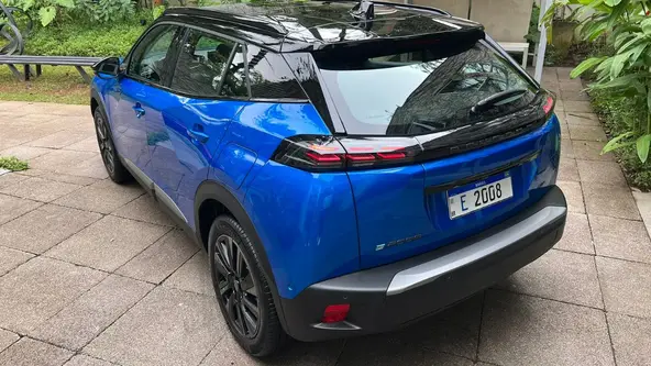 SUV elétrico já foi apresentado ao mercado brasileiro, enquanto configuração a combustão já é disponível em países da América do Sul