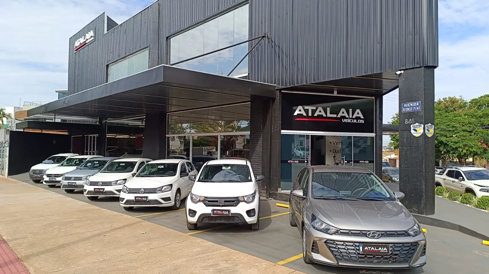 Fachada da loja ATALAIA VEICULOS LTDA - Campo Grande - MS
