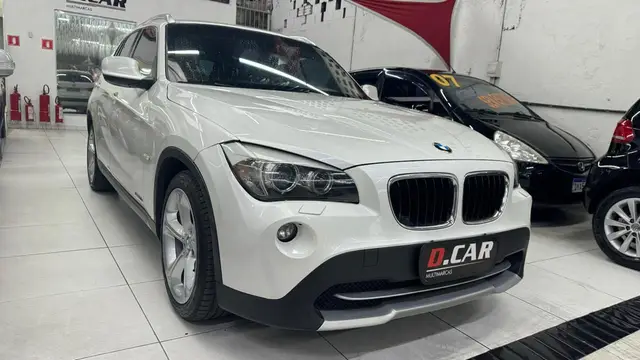 Carro BMW X1 2013 2.0 sDrive20i (Aut)