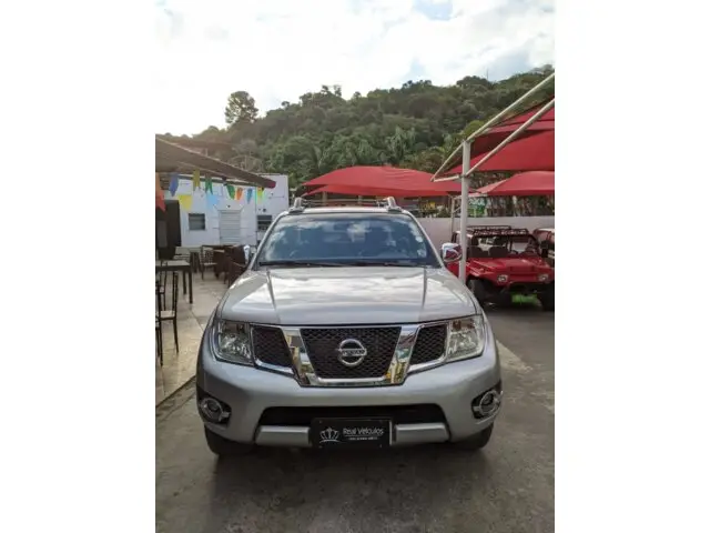 Carro Nissan Frontier 2014 2.5 TD CD 4x4 SL (Aut)