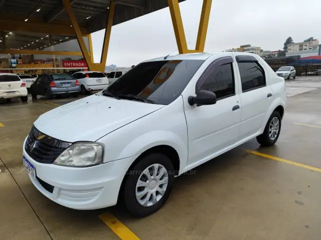 Carro Renault Logan 2011 Authentique 1.0 16V (flex)