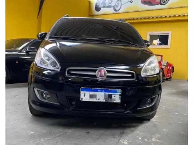 Carro Fiat Idea 2015 Attractive 1.4 8V (Flex)