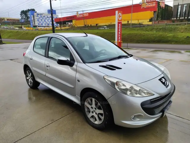 Carro Peugeot 207 2013 Hatch XR Sport 1.4 8V (flex)