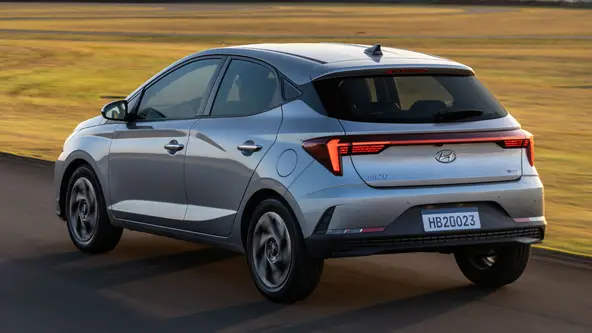 O Hyundai HB20 2025 chegou há pouco mais de dois meses, mas já tem novidades em sua linha