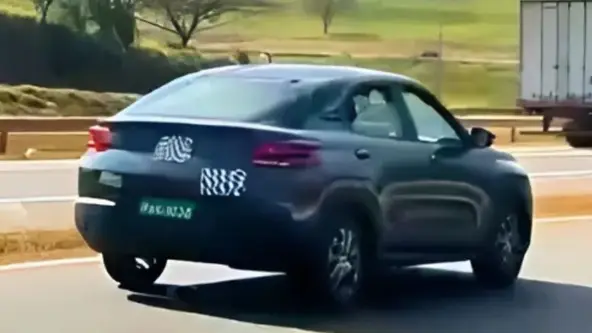 Próximo lançamento da Citroën no Brasil é traz detalhe da carroceria cupê