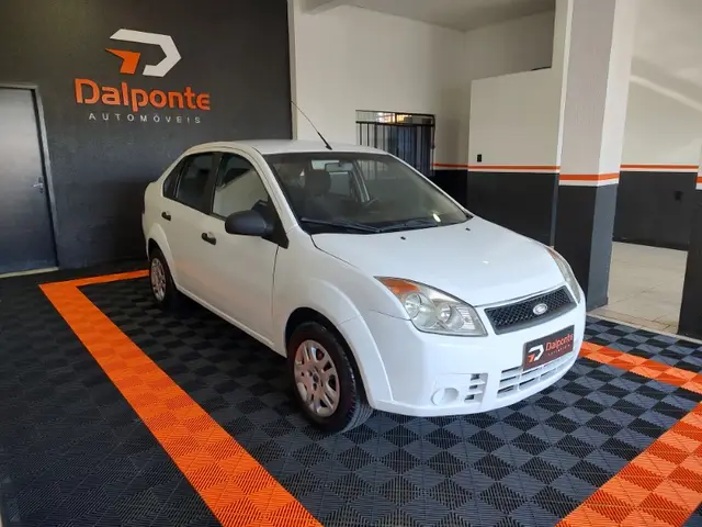 Carro Ford Fiesta Sedan 2010 1.0 (Flex)