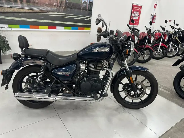 Carro Royal Enfield Meteor 350 2023 Stellar