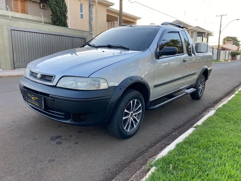 Fiat Strada Adventure 1.8 8V (Cabine Estendida)