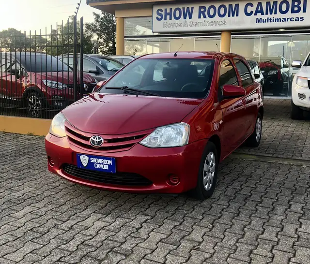 Carro Toyota Etios 2014 X 1.3 (Flex)