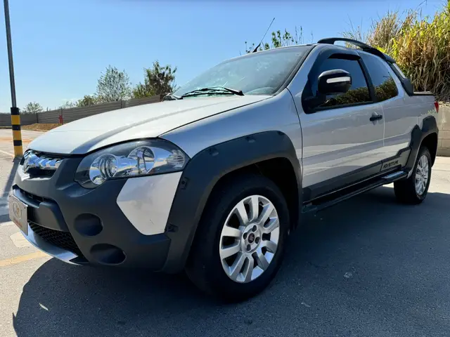 Carro Fiat Strada 2015 Adventure 1.8 16V (Flex) (Cabine Dupla)