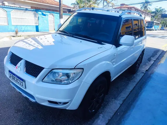 Carro Mitsubishi Pajero TR4 2011 GLS 2.0 16V (Flex)
