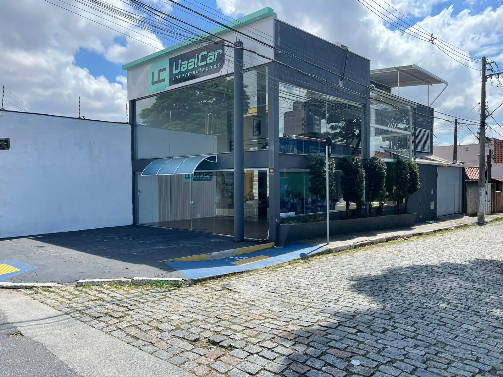 Fachada da loja Veículos à venda em UAALCAR ASSESSORIA AUTOMOTIVA LTDA - Suzano - SP | Mobiauto