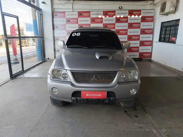 Carro Mitsubishi L200 2006 L 200 Sport HPE 4x4 2.5 (cab. dupla)