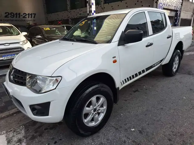 Carro Mitsubishi L200 Triton Outdoor 2015 L200 Triton GL 3.2 CD Turbo