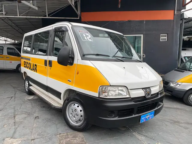 Carro Peugeot Boxer 2012 Van 320M 2.3 TD 16L
