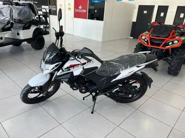 Carro Shineray JEF 150 2024 149 cc