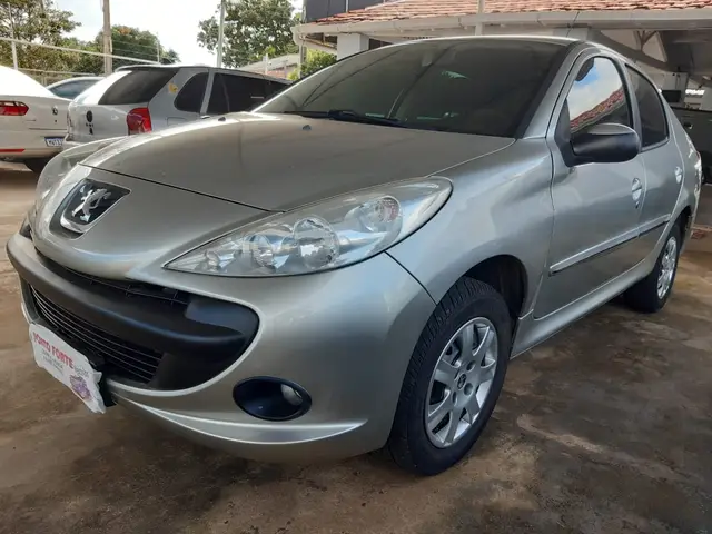 Carro Peugeot 207 2014 Hatch Active 1.4 (Flex)