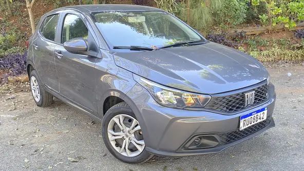 Hatch compacto é um dos pilares da Fiat no Brasil e tem bom custo-benefício