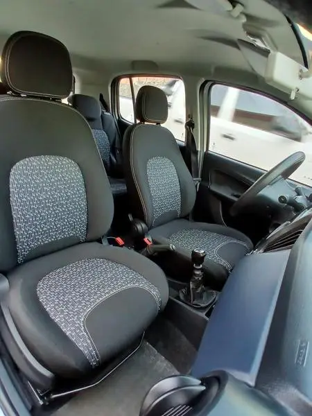 Carro Fiat Uno 2021 Attractive 1.0