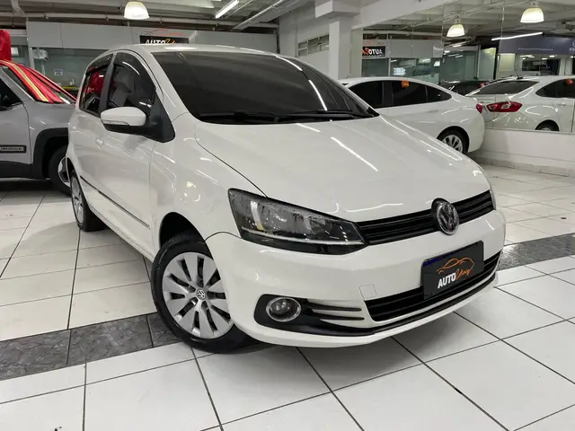 Carro Volkswagen Fox 2016 1.0 MPI Trendline (Flex)