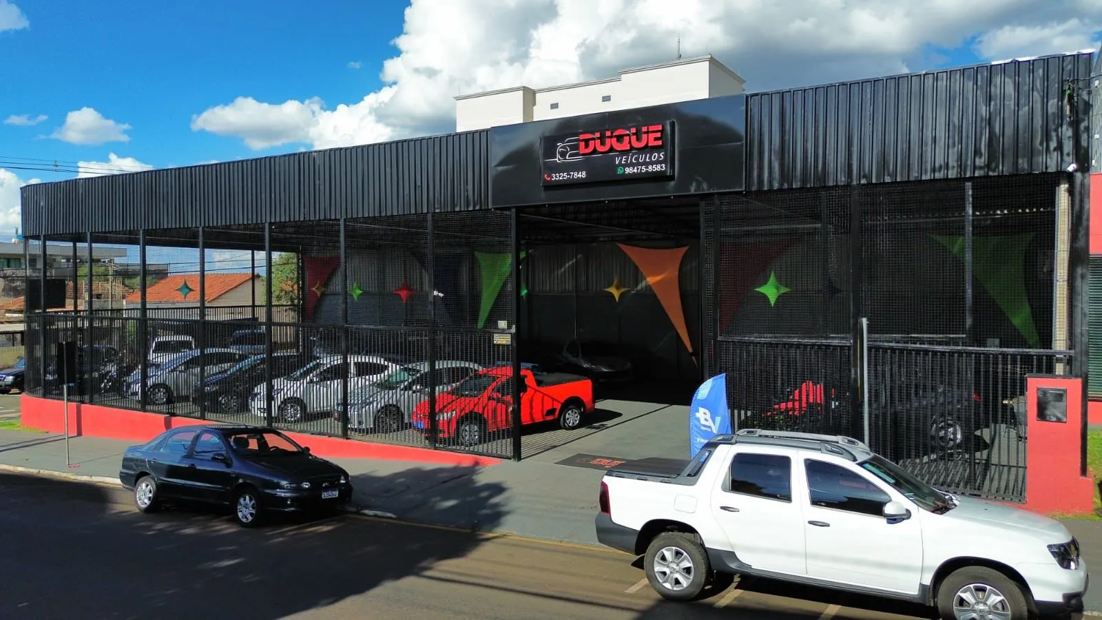 Fachada da loja Veículos à venda em DUQUE VEICULOS - Londrina - PR | Mobiauto