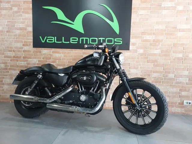 Carro Harley-Davidson Sportster XL 883 2015 Iron