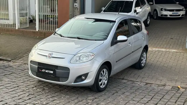 Carro Fiat Palio 2013 Attractive 1.4 8V (Flex)
