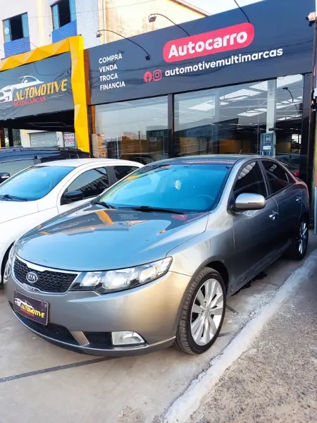 Carro Kia Cerato 2013 1.6 16V (Aut)