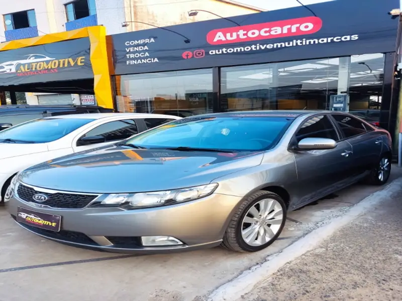 Kia Cerato 1.6 16V (Aut)