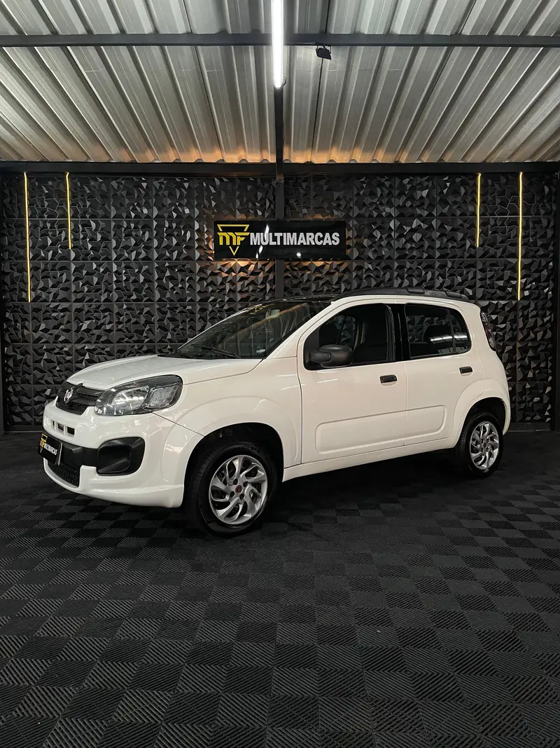 Fiat Uno Attractive 1.0 8V (Flex) 4p