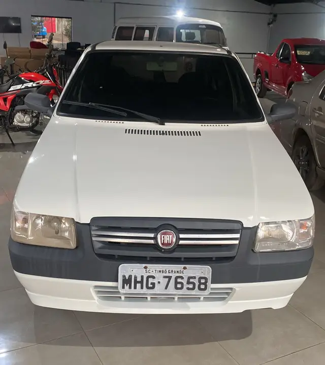 Carro Fiat Uno Mille 2011 Uno Mille Celeb/Celeb.ECON 1.0 F.Flex 4p