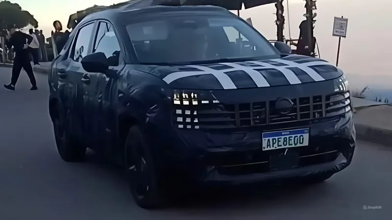 Flagra: Novo Nissan Kicks terá cara futurista, mas ainda está longe de estrear