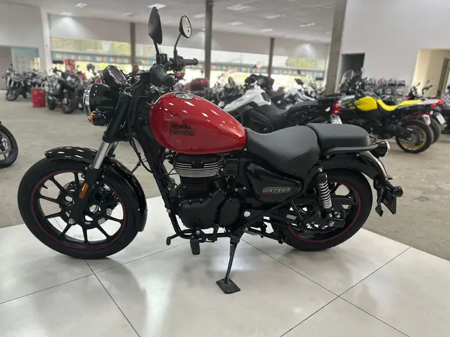 Carro Royal Enfield Meteor 350 2024 Stellar